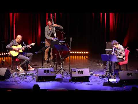 Lionel LOUEKE and friends - Village Blues, JazzFestBrno. Cabaret des Peches, 31.1.2023