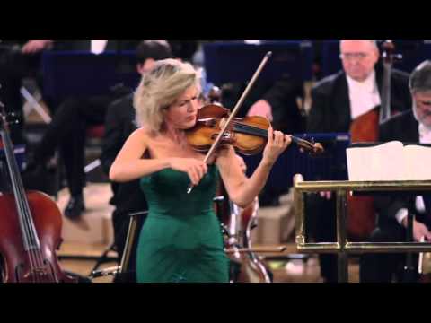 Anne-Sophie Mutter performs Bach