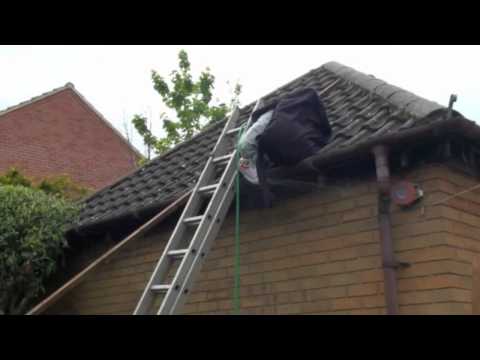 Man goes off Niagara Falls and is cut in half in freak accident