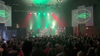 FISHBONE "I Like to Hide Behind My Glasses" live