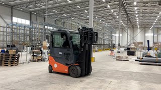 Toyota 8FBMT30 electric forklift | Image 4 - Machineryline