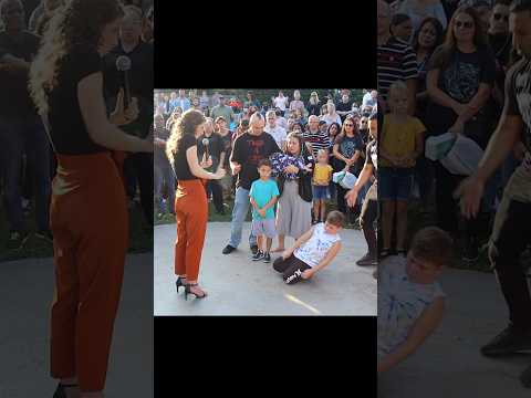 Junge wird von Dämonen befreit, nachdem seine Eltern freigelassen wurden