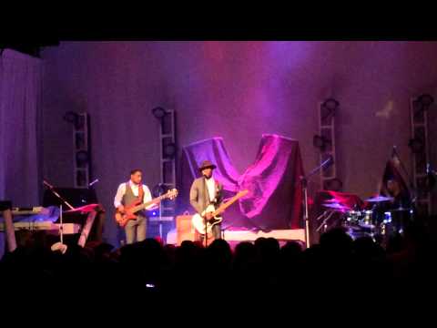 Roman GianArthur Bag Lady live at The House of Blues San Diego January 2014 - Video 4 of 5
