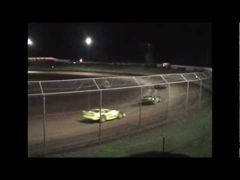 Super Sedans - Heat 6 - Queensland Series (Round 02) - Charlton Raceway -  05.11.11