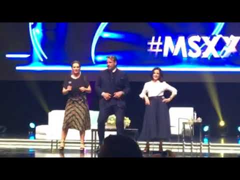 John Travolta Dances to “You Are The One That I Want” in Mexico City