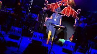 Erykah Badu - On &amp; On / ... &amp; On (Live @ RBMA Madrid 2011)