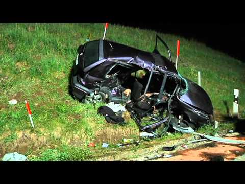 TELE TOP: Unfall in Wald fordert zwei Todesopfer