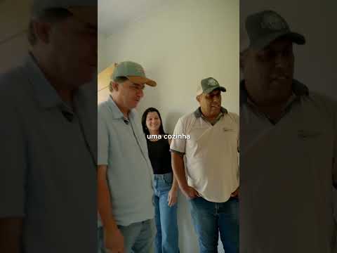 Prefeito Marquinho de Jota entrega casa na Rural  em santo Antônio do jacinto-MG