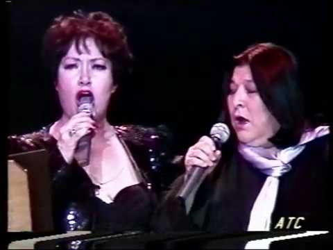 Lolita Torres & Mercedes Sosa - "Es Sudamérica Mi Voz" Luna Park [1992]