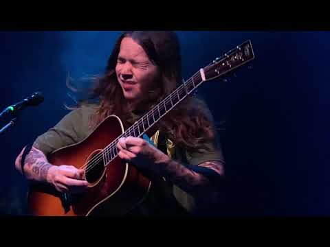 Billy Strings Meet Me At The Creek extended jam w/ Mike Cleveland on Fiddle