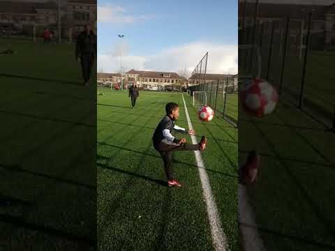 Voetbal Super Sulayman Saifaoui training