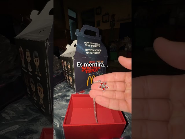 Vídeo relacionado con Stranger Things Newspaper Demogorgon Sighting Camiseta Unisex, Blanco, XL