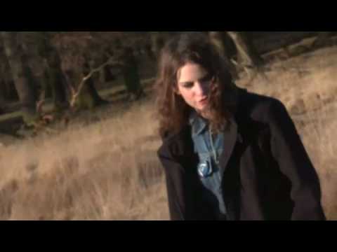 Fyfe Dangerfield talks singing with Coco Sumner