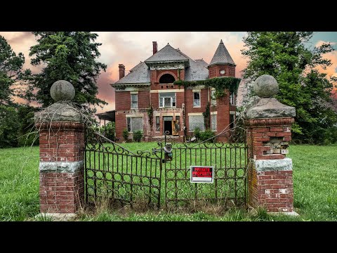 Incredible ABANDONED 235 Year Old Mansion in the South | Dunnington Manison