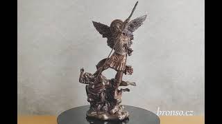 Archanděl Michael vs. Lucifer – soška svatého Michaela, symbol vítězství dobra, Veronese WU73529A4