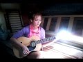 девушка играет на гитаре песню "половинка себя" 