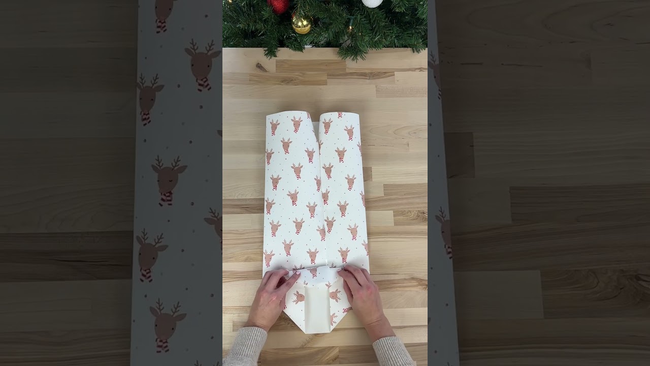 The perfect gift wrapping helper ❣️ #wrapping #giftideas #christmas #giftwrapping #howto #giftideas