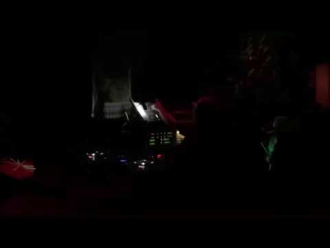 KING SHILOH ▶️ Earl Sixteen - Conquering Lion (Indica Dubs) at Soundsystem Weekender 18 dec 2015