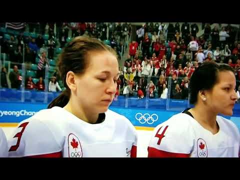 Women's Canadian Hockey Player Removes Silver Medal Right After Receiving It