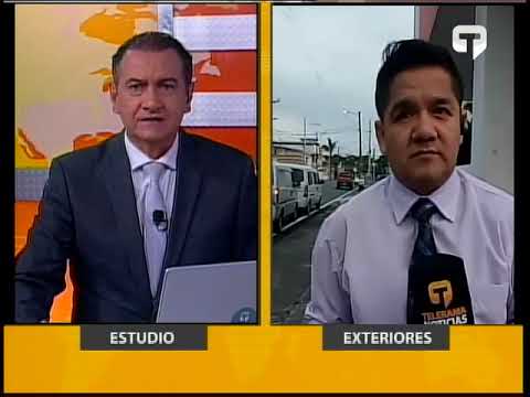 Padres son víctimas de robo a la entrada de la escuela