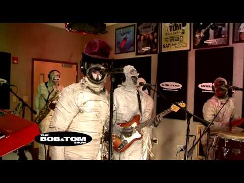 Single Entendre - Here Come the Mummies