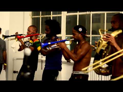 Hypnotic Brass Ensemble - Party Started