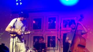 New Kid In Town  "Set Me Free" Live @ Proud -Ukulele Sessions