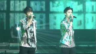 EXO-K (BaekHyun &amp; D.O) - What is Love @ EXO Showcase Seoul (Legendado PT-BR)