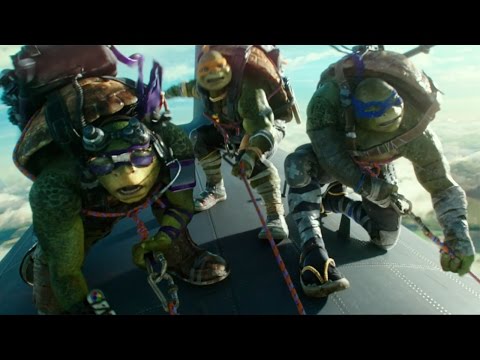 Teenage Mutant Ninja Turtles: Out of the Shadows (Clip 'Airplane Jump')