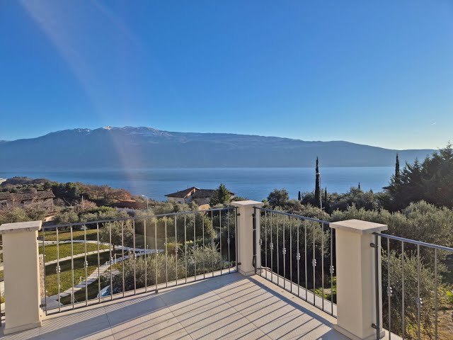 Elegante villa singola vista lago ristrutturata