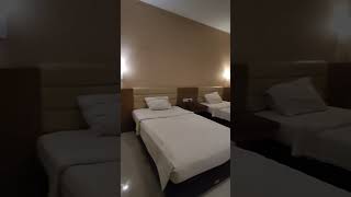 Download lagu Hotel Murah Surabaya dengan Kamar yg Luas | Life Emerald Hotel Surabaya mp3