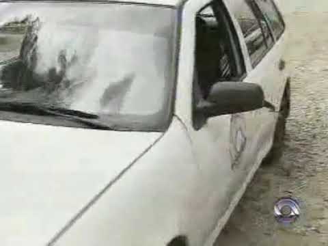 RBS Notícias SC: Repórter é agredido enquanto gravava reportagem em Indaial (06/01/2011)