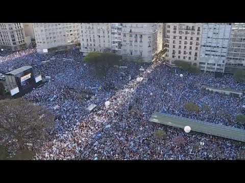 رئاسيات الأرجنتين..مسيرة حاشدة دعما لمرشح التحالف الحاكم