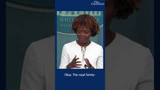 The moment news of the Queen&#39;s death breaks during White House briefing