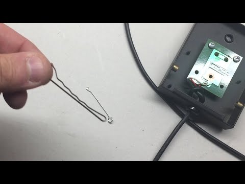 How to Fix Broken Keyboard Sustain Pedal with a Bobby Pin!