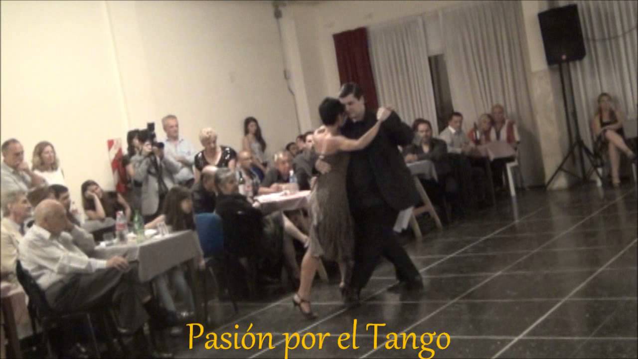 VALENTINA REY y DAVID LEDESMA Bailando el Tango INDIO MANSO en FLOREAL MILONGA