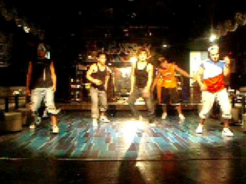 entourage dancers (womanizer)