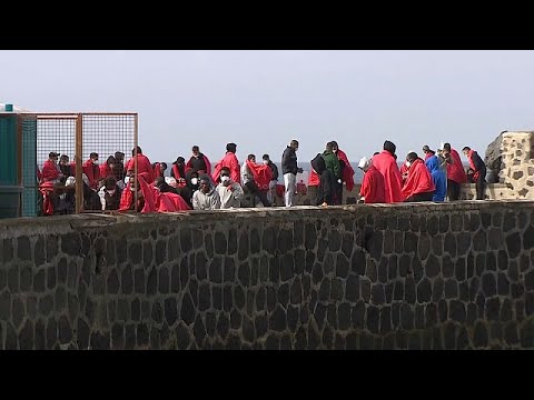 Knapp 1000 Bootsmigranten erreichen Mittelmeerinsel Lampedusa