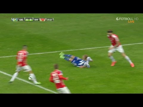 Engvall faller i straffområdet - domaren valde att fria - TV4 Sport