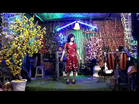 Thể hiện bởi Hoài Mỹ