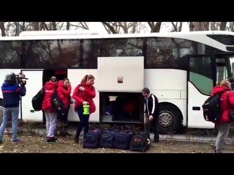 Így érkezett meg az Európa-bajnok női vízilabda-válogatott