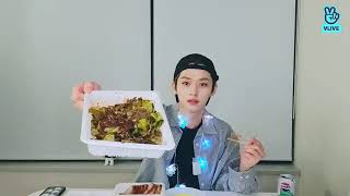 Download lagu [ENG SUB] STRAY KIDS LEE KNOW BIRTHDAY LIVE VLIVE (10/25/2021) STRAY KIDS VLIVE 2021 mp3