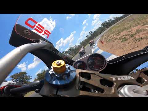 Ducati Supermono vs VFR400 vs VJ22 RGV 250 Race 1
