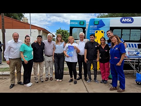 El gobernador entregó una ambulancia en Navia