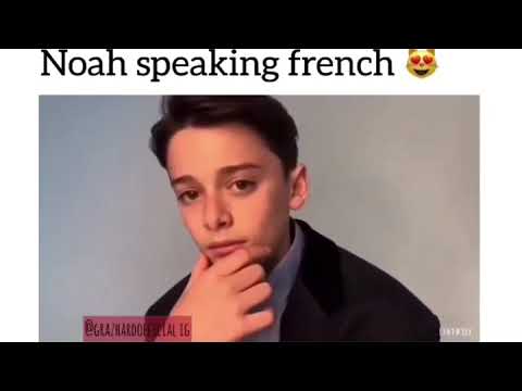 Noah schnapp speaking French 🇫🇷
