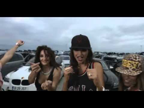 Cristina feat. Jon Baiat Bun - Dau bine (Official Video)