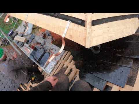 Wandanschluss mit Biber und Kupfer Schichtstücken decken - Nocken Biberschwanzdach Doppeldeckung