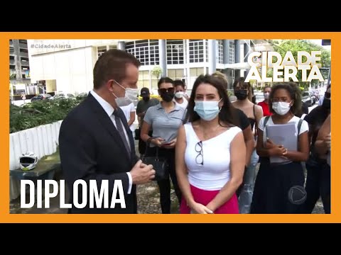 Universidade não entrega diploma a alunos e causa transtornos