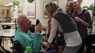 &quot;Look for Me&quot;: Daughter sings to dying Marine dad in veteran&#39;s hospital