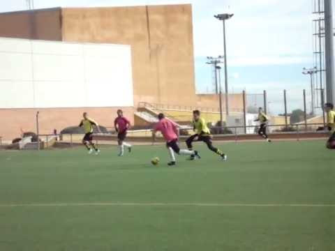 Minuto 29´. Disparo de Riki para el Rocío Leganés